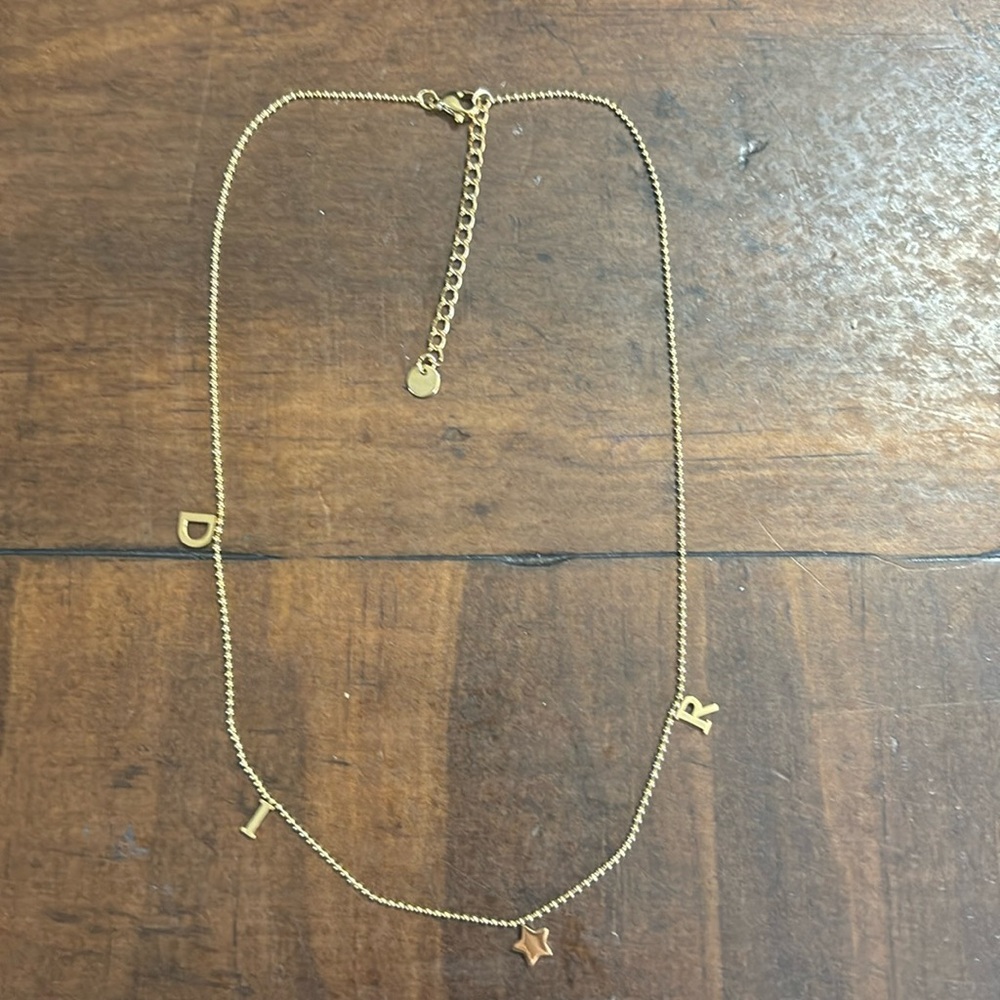 D necklace